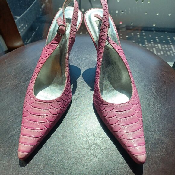 Steve Madden Pink Pumps 8 - Picture 3 of 4